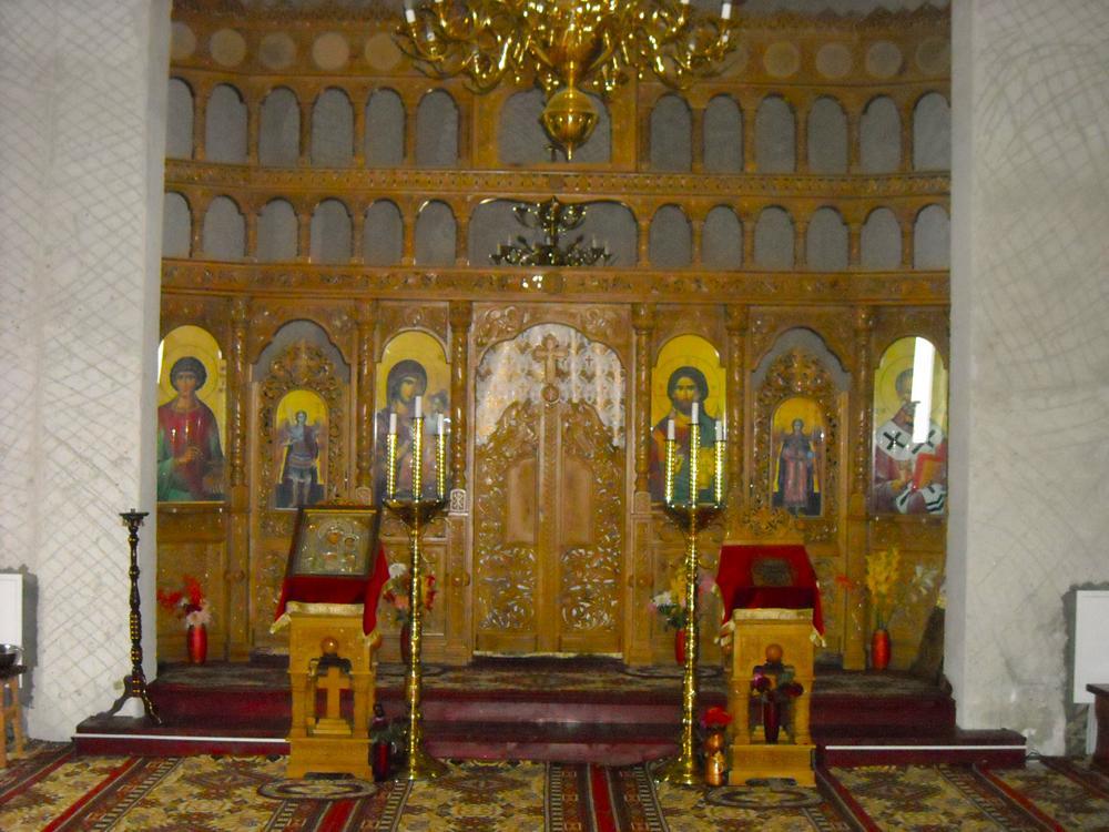 Interior biserica nouă